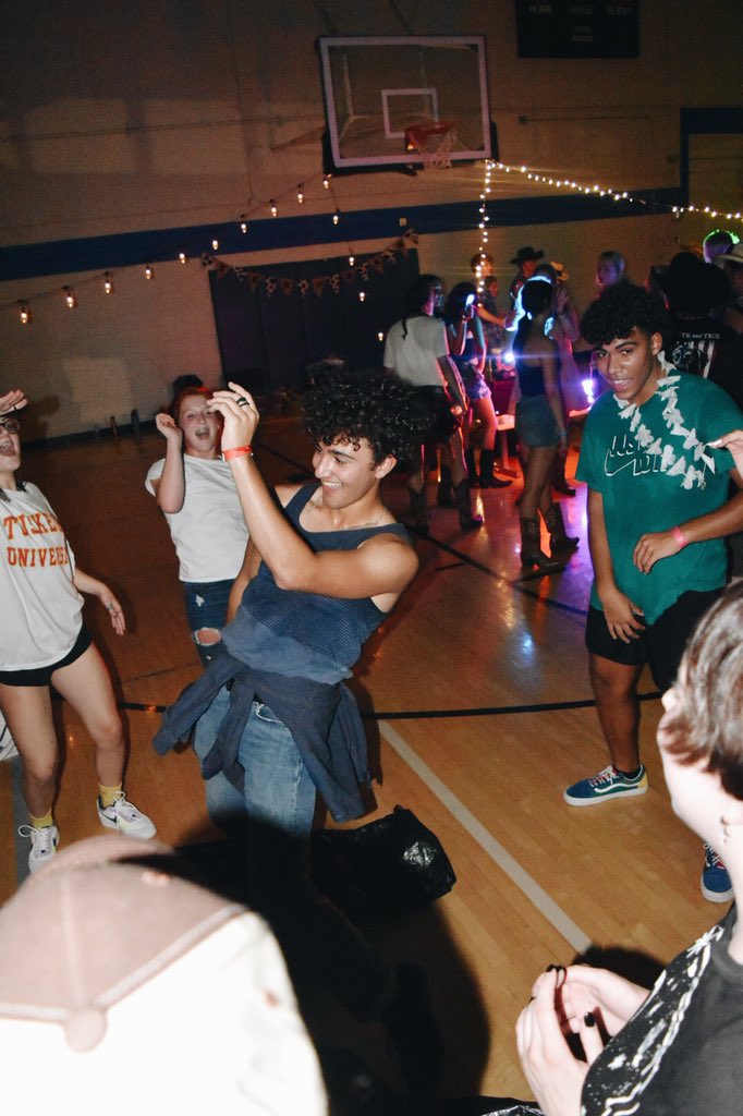 dcstuco's tweet photo. WHAT A GREAT HOWDY WEEK!🤠
We hope you all had SO MUCH FUN this week, between the dress up days, the dance, and the assembly! The Howdy Dance was an amazing start to this school year and we are unbelievably excited for what the rest of the year brings! https://t.co/rMTIg1nW7V