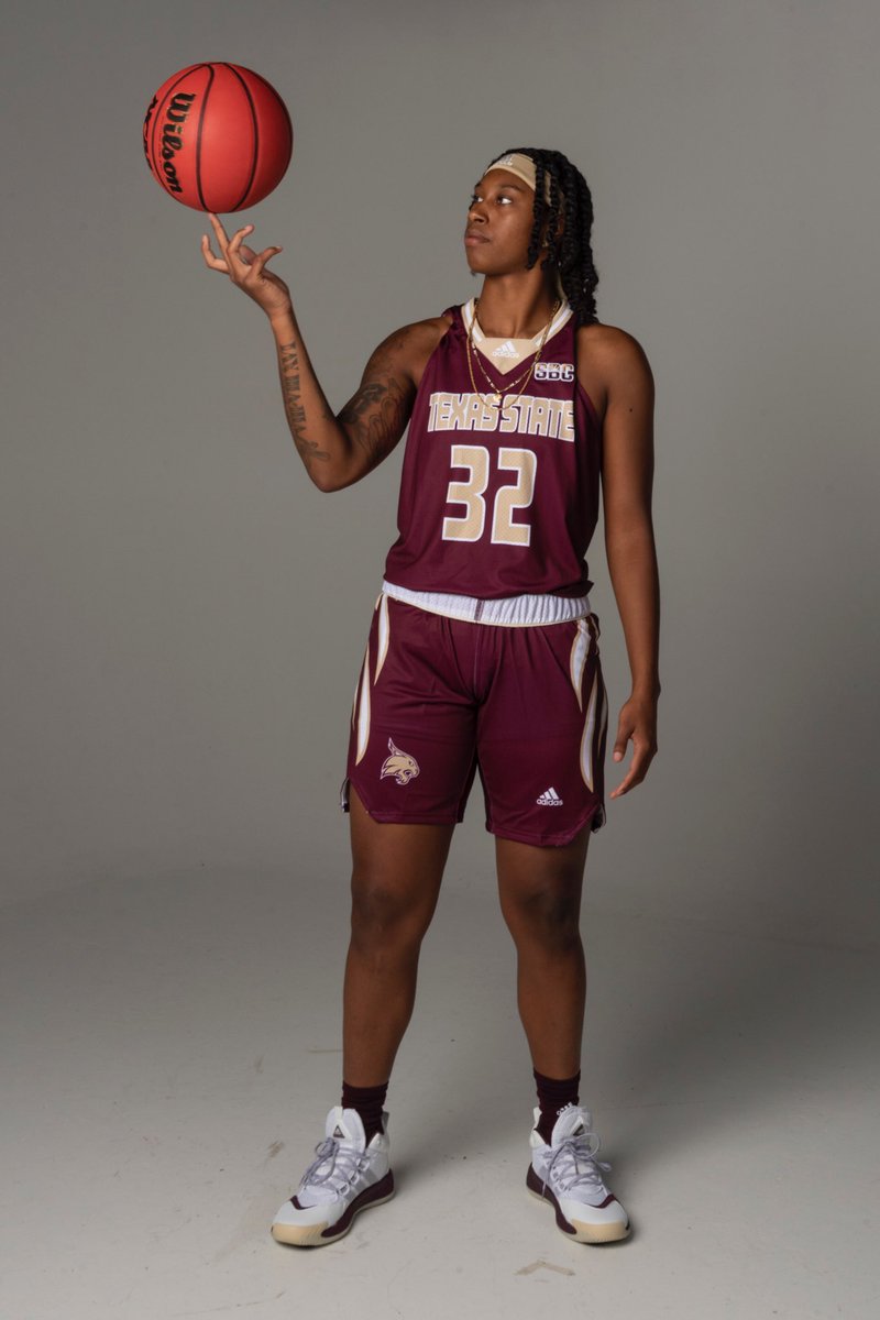 OfficialDHood_'s tweet photo. I made it out, I ain’t goin back unless it’s to get my dawgs 😈💪🏽💯 #Year4Loading… #HoodySZN https://t.co/6guu8NJoFF