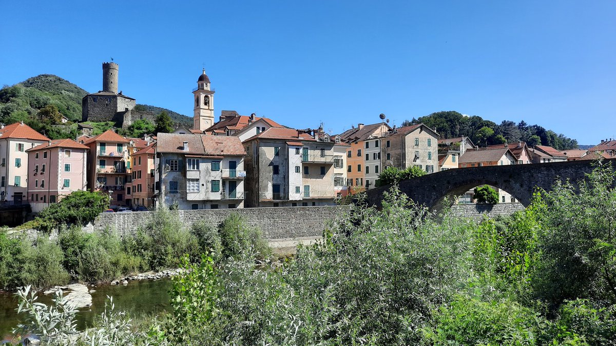 Il verde e l'azzurro. Guarda caso sono proprio i colori dello stemma di #CampoLigure