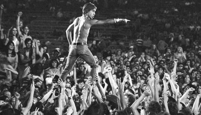 IggyPop surfing the crowd, 1970