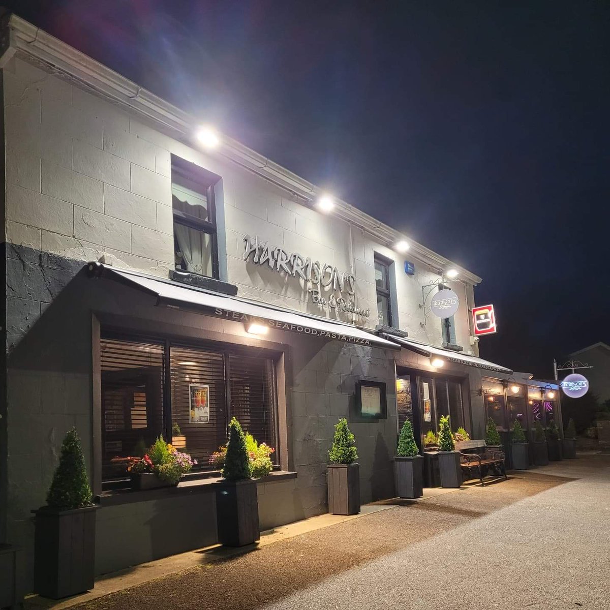 🌻☀️The Summers end, ain't so bad 😌 with these beautiful nights 💕😍 @harrisonscliffoney

⚡💜 Reservations at food@harrisons.ie or Call 0719166123 💜⚡

#sligobar #sligorestaurant #seafoodsligo