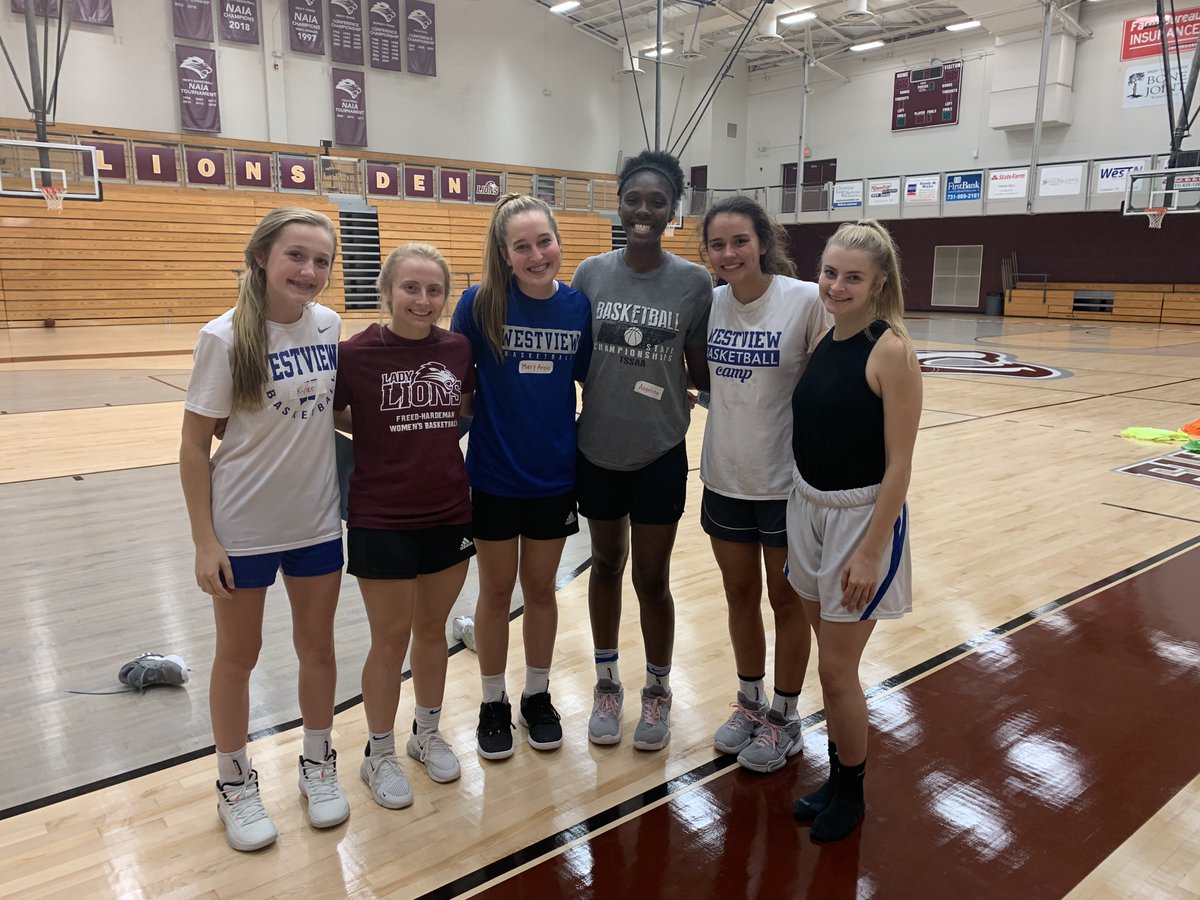 WestviewGBB's tweet photo. Getting Better!  @kyleealexander0 @Angembarr @BriganceJillian @mary_anna05 @Caitlyn32597146 https://t.co/jOfD02Enp0