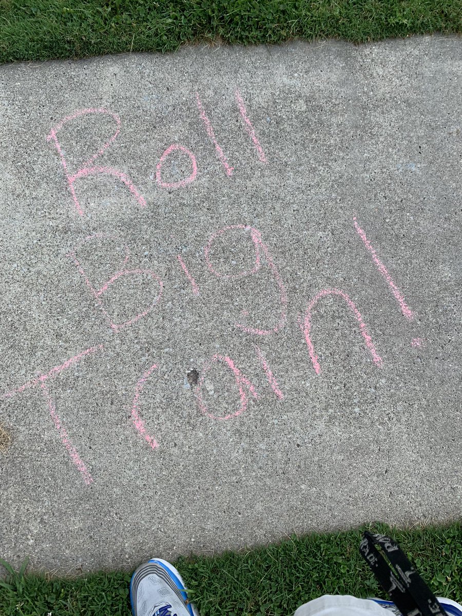 GHSfootball1's tweet photo. Thanks to Mrs Storie’s class for the messages on the sidewalk we use to come out for games. They are much appreciated.  Might have to come visit you guys soon. https://t.co/3cweqrqGEk