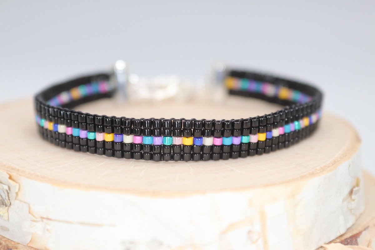 WBeadworks's tweet photo. Dainty Black Rainbow Seed Bead Bracelet https://t.co/4C3yIkvfs0 #beadedbracelet #seedbeadbracelet #blackbracelet #multicolorbracelet #handmadejewelry @SympathyRTs @Cods_Rts @GamerGalsRT @OnlineShopRT #specialttweet #bohobabes #hippiechic #botd #braceletoftheday #wovenbracelet https://t.co/OxPLWwd5yq