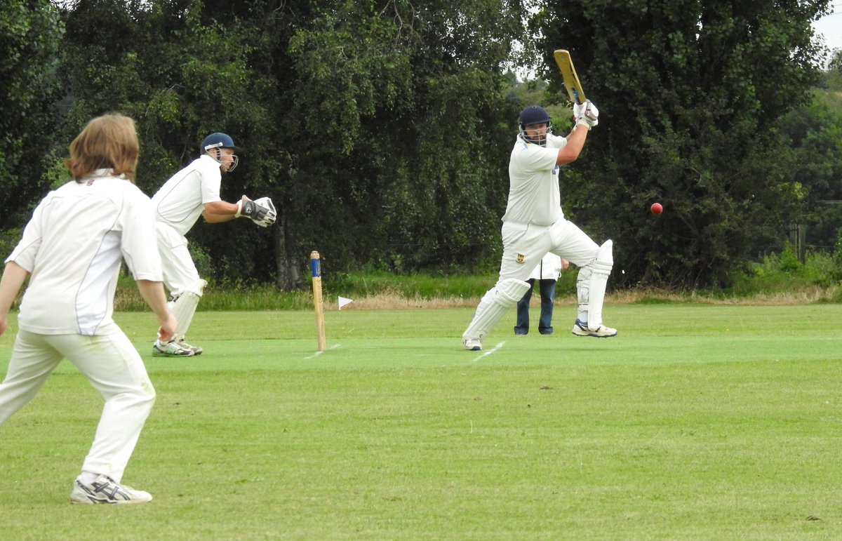 ironsie1's tweet photo. Some great cricket from both @CogenhoeCC teams today #doublewin #BankHoliday #bbccricket #villagecricket #cooks #tailendersoftheworlduniteandtakeover https://t.co/Iq2uInwaWN