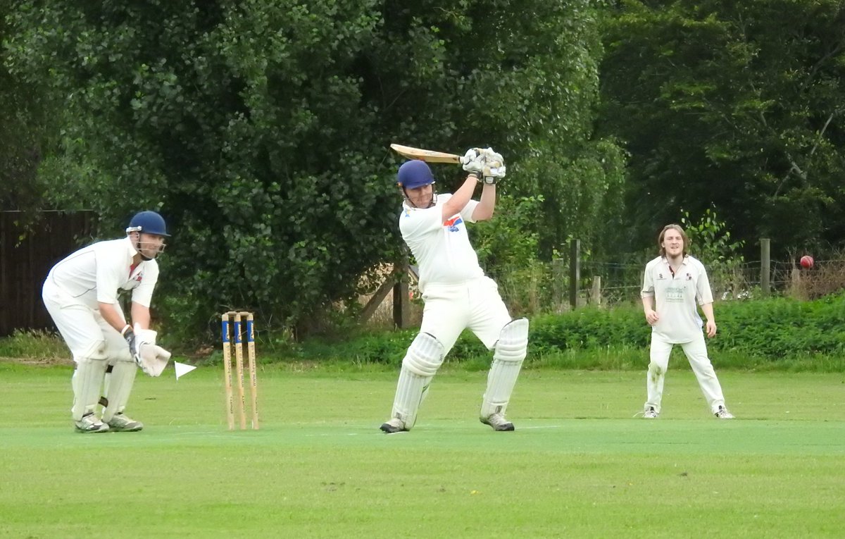 ironsie1's tweet photo. Some great cricket from both @CogenhoeCC teams today #doublewin #BankHoliday #bbccricket #villagecricket #cooks #tailendersoftheworlduniteandtakeover https://t.co/Iq2uInwaWN