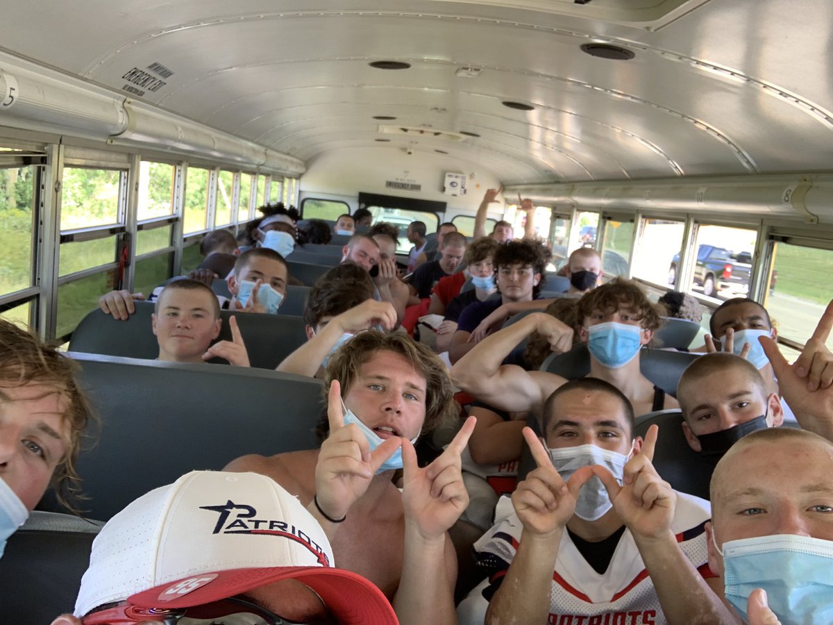 XLJeFe58's tweet image. Great start for the @MSouthFootball JVs this morning! Some good, some bad, but dialed it in when it counted. W- 17-13! #FlyinRound #HavinFun #TPW @MSHSactivities