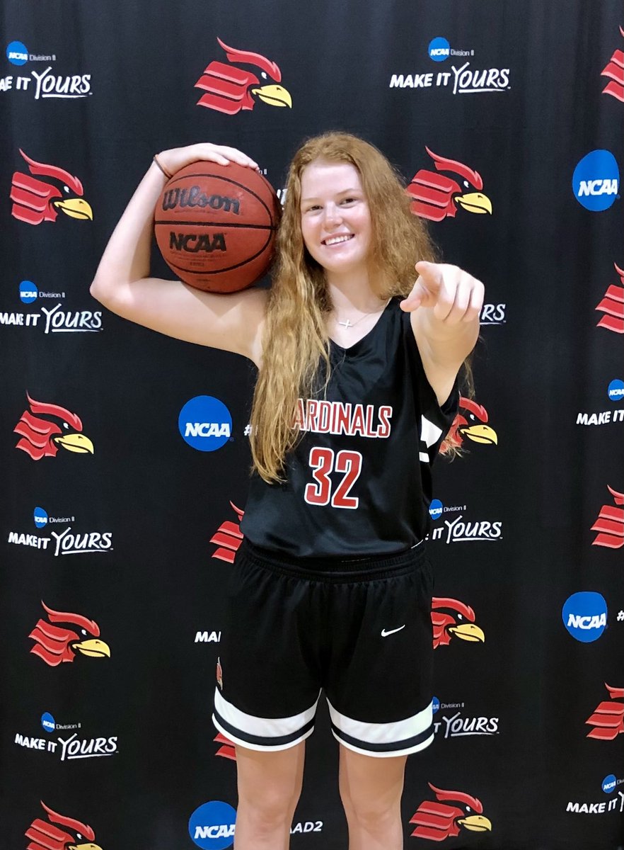 mhawley00's tweet photo. So blessed to have an awesome visit with Coach Schmidt, Coach Tyler and Coach Carly! Beautiful campus and nice facilities! Thanks for the invite! @MattSchmidt_WU #ALLINtheCards https://t.co/w1v64FdoxV