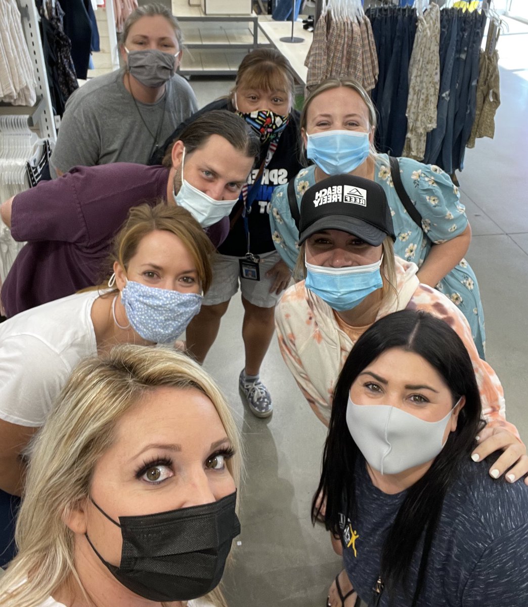 Operation School Bell was a success… thanks to the amazing teachers that volunteered! #sandrinisaints