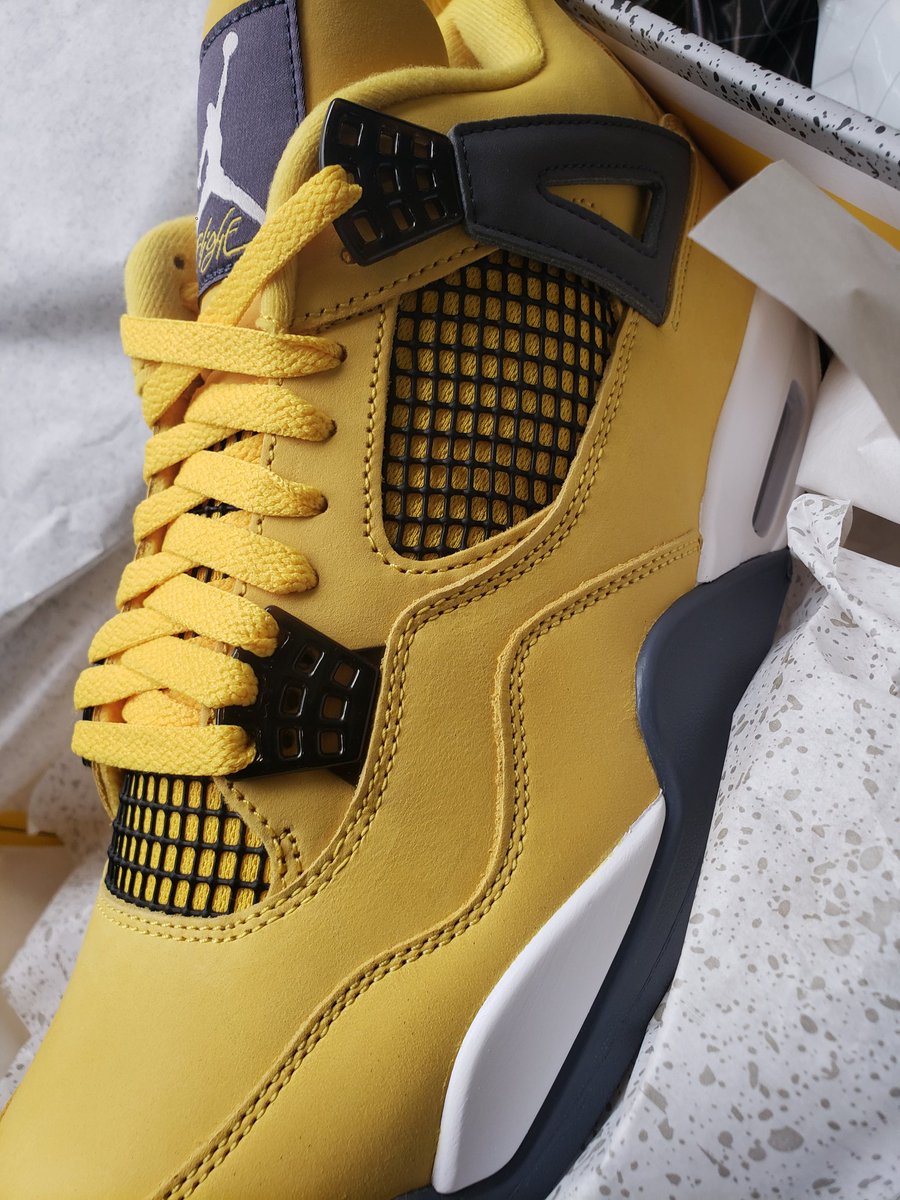 noeyokicks's tweet photo. Size 11 is now available!
#lightning4s #jordan4lightning https://t.co/8AyXc0xglN