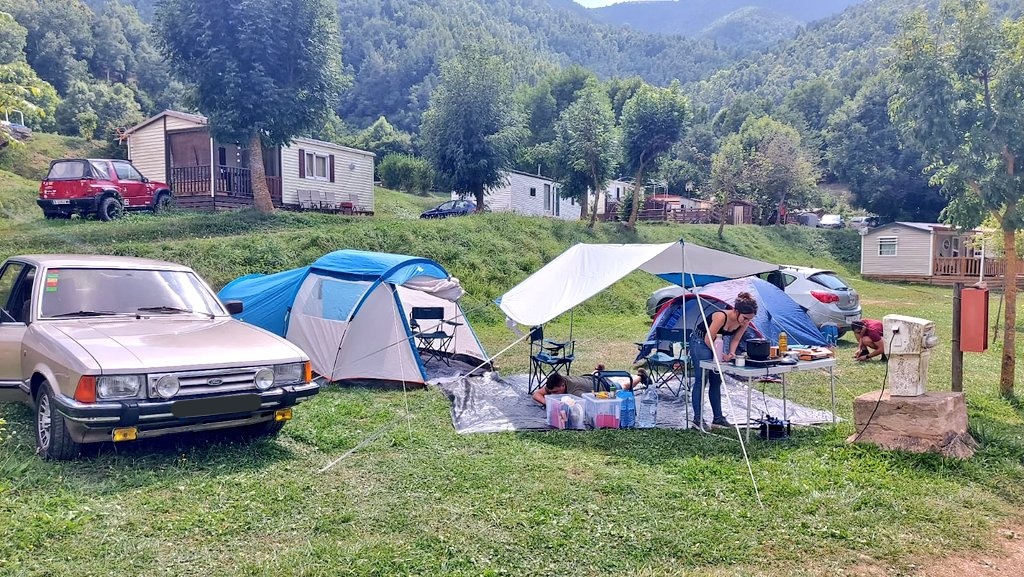 ansogo98's tweet photo. Escampant la boira en família. Dies super necessaris per carregar piles⛰🙏🏼🥰 https://t.co/8pTqmKUrhA