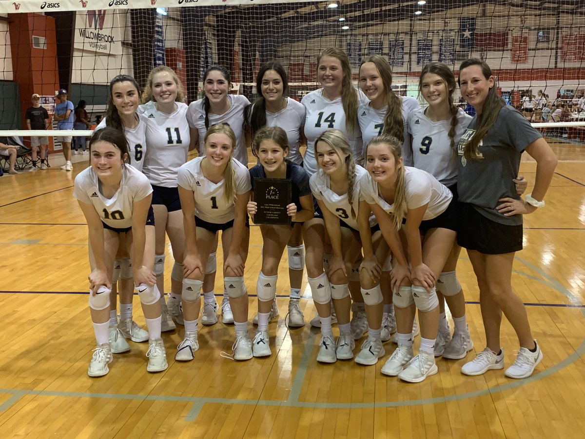 coach_haze's tweet photo. DUBBS…. Undefeated GOLD BRACKET CHAMPS!!!!! #RO4R @PhilTweaton @LClionsPTO @lakecreekvb @ConroeSports @ADHeard_MISD @vypehouston @LakeCreekHS https://t.co/S76akN8f1H