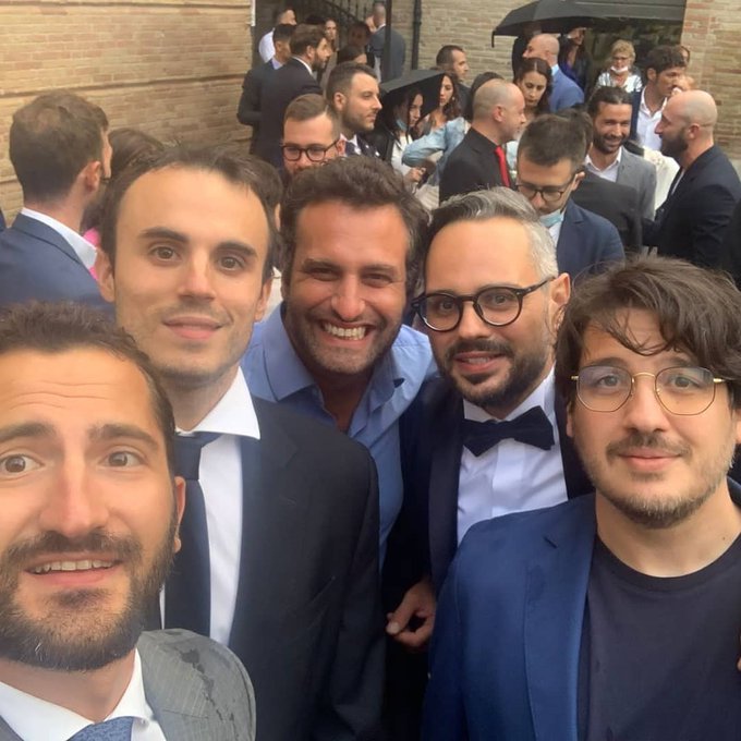 Essere fighi &egrave; un diritto di tutti, ma forse ne sto abusando.  #belloggettivo https://t.co/xIMYItijX2<a href="/tag/belloggettivo"class="tags"><span>#belloggettivo</span></a>