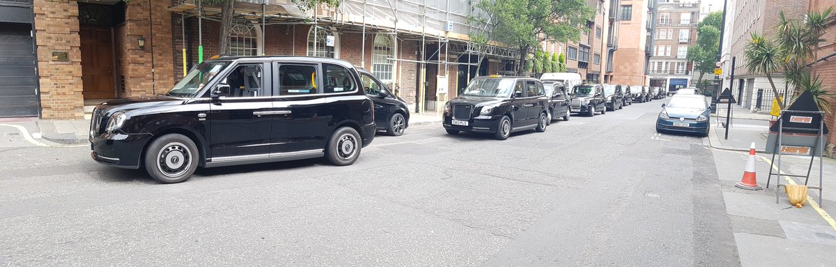 thelondoncabco's tweet image. First of The London Cab Company's  32 #London #taxi #cabs #blackcabs getting a final dustdown before collecting 118 #wedding guests to transfer to the next part of the #event. My personal thanks to all those that took part 👏👏👏