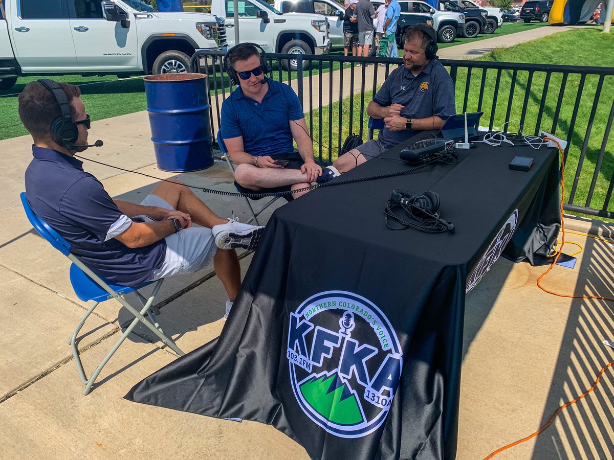 UNCBearsWrestle's tweet photo. Coach @troy_nickerson live now on @1310kfkasports radio #BearDown #BearsBash https://t.co/T4YktCBW1W
