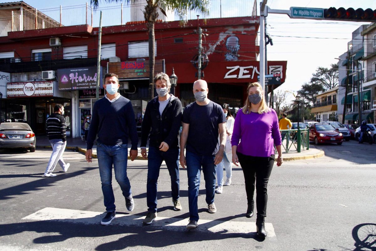puellaok's tweet photo. Hoy Larreta fue a Tigre y Escobar a decir que a los comerciantes "los matan a impuestos" y que fue "tan difícil sobrevivir con la pandemia". Mientras en Capital te mete impuestos nuevos, no quiere ni que estaciones gratis y no bajó un centavo de ayuda a comercios y pymes. Chanta. https://t.co/gVNB5et1EQ