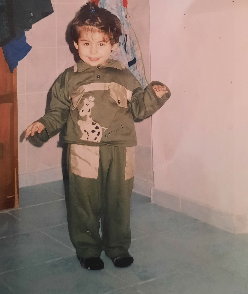 Çocukken nasıl da mutluymuşum😊