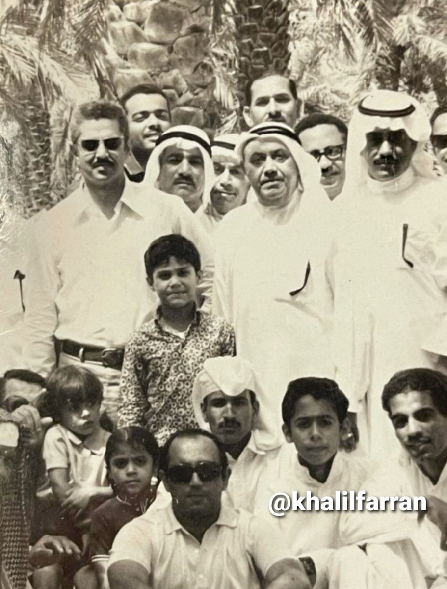 khalilfarran's tweet photo. #مدينة_الخبر 
صورة حصرية من الزمن الجميل لرجل الأعمال #أحمد_بن_حمد_القصيبي رحمه الله أثناء الاحتفال بافتتاح #فندق_القصيبي  عام 1393 هجري وذلك في #مزرعة_القصيبي ويظهر في الصور #يوسف_أحمد_القصيبي و #سعود_عبد_العزيز_القصيبي وبعض المدعوين  . https://t.co/aHbjDGaPdj