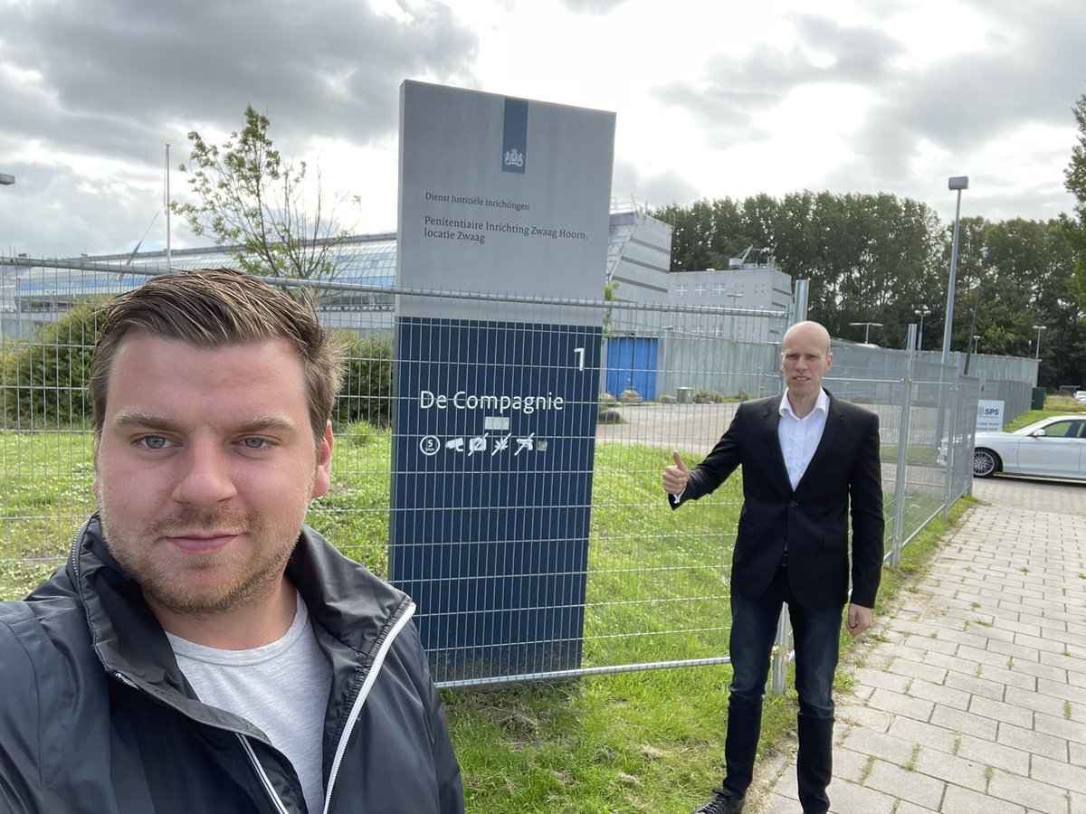 DrosteRob's tweet image. De gevangenis De Glasbak in Zwaag wordt eindelijk gesloopt dit najaar! Mede dankzij raadsvragen @VVDHoorn en kamervragen @danielkoerhuis. Hopelijk kunnen wij hier snel goede, mooie en betaalbare woningen gaan bouwen.