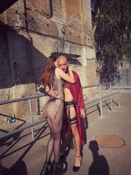 Felicia_Vina - Going on party tonight 😈 And this photo from last one @laslo_ve 🖤 https://t.co/6hV0nYzNxC