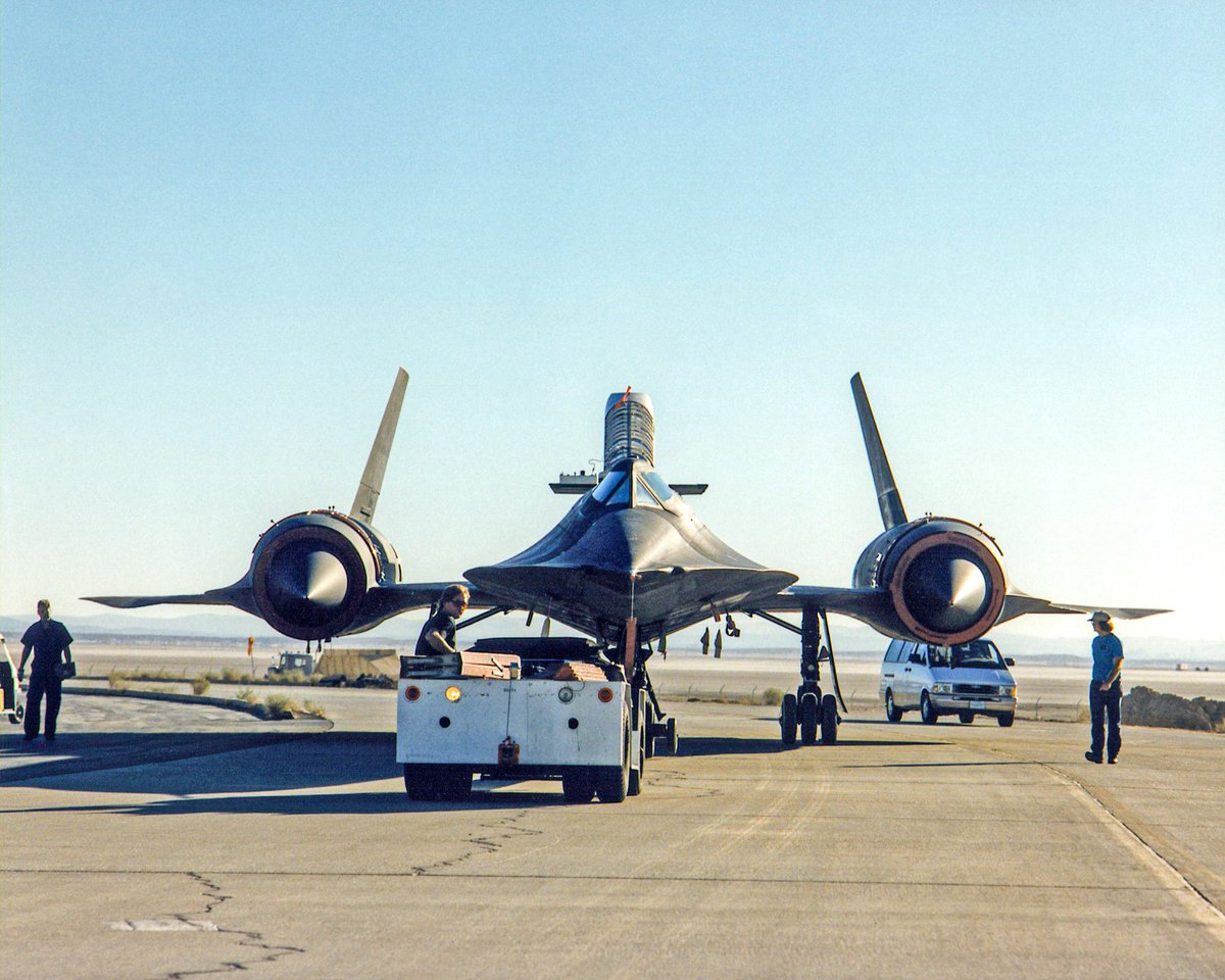 Lockheed sr-71. локхид sr-71. самолет lockheed sr-71 blackbird. Sr 71 blackbird. ср-71 самолёт разведчик.
