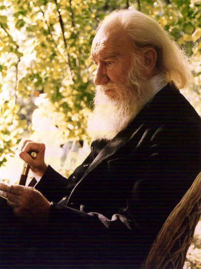 arevalocarlos's tweet photo. Hoy cumpliría 100 años el ilustre actor, escritor y director #FernandoFernánGómez! Su talento para interpretar, escribir y dirigir lo convirtió en una de las más prestigiosas figuras de la #Cultura española del siglo XX. Reivindicar su legado es homenajear a tan brillante maestro https://t.co/2LkfTVKW9C