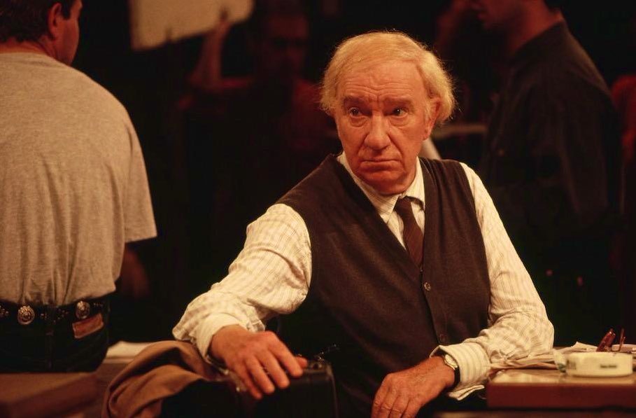 arevalocarlos's tweet photo. Hoy cumpliría 100 años el ilustre actor, escritor y director #FernandoFernánGómez! Su talento para interpretar, escribir y dirigir lo convirtió en una de las más prestigiosas figuras de la #Cultura española del siglo XX. Reivindicar su legado es homenajear a tan brillante maestro https://t.co/2LkfTVKW9C
