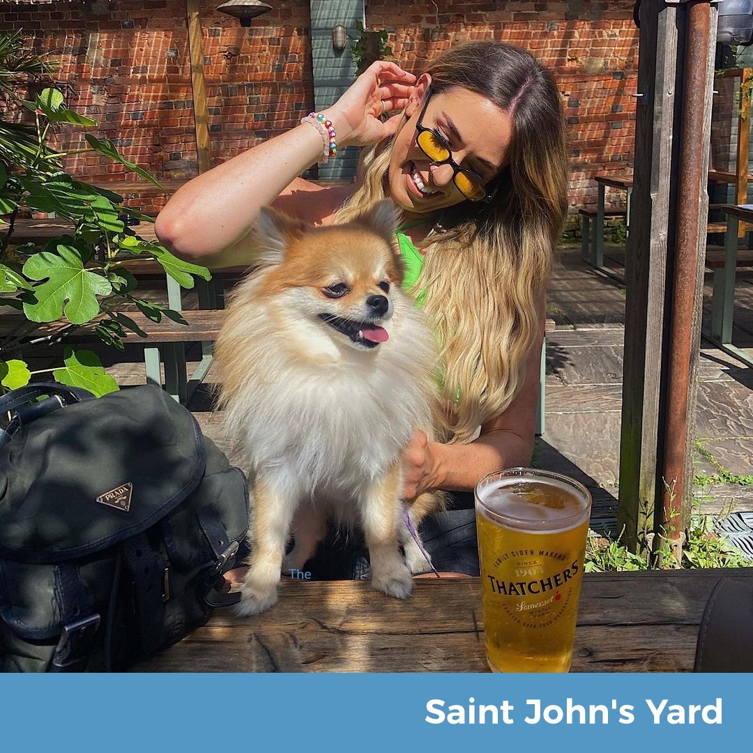 BringYourDogTW's tweet photo. Bear the Pomeranian, with her owner, at St John's Yard Garden. https://t.co/Rsq4ZCgsLI