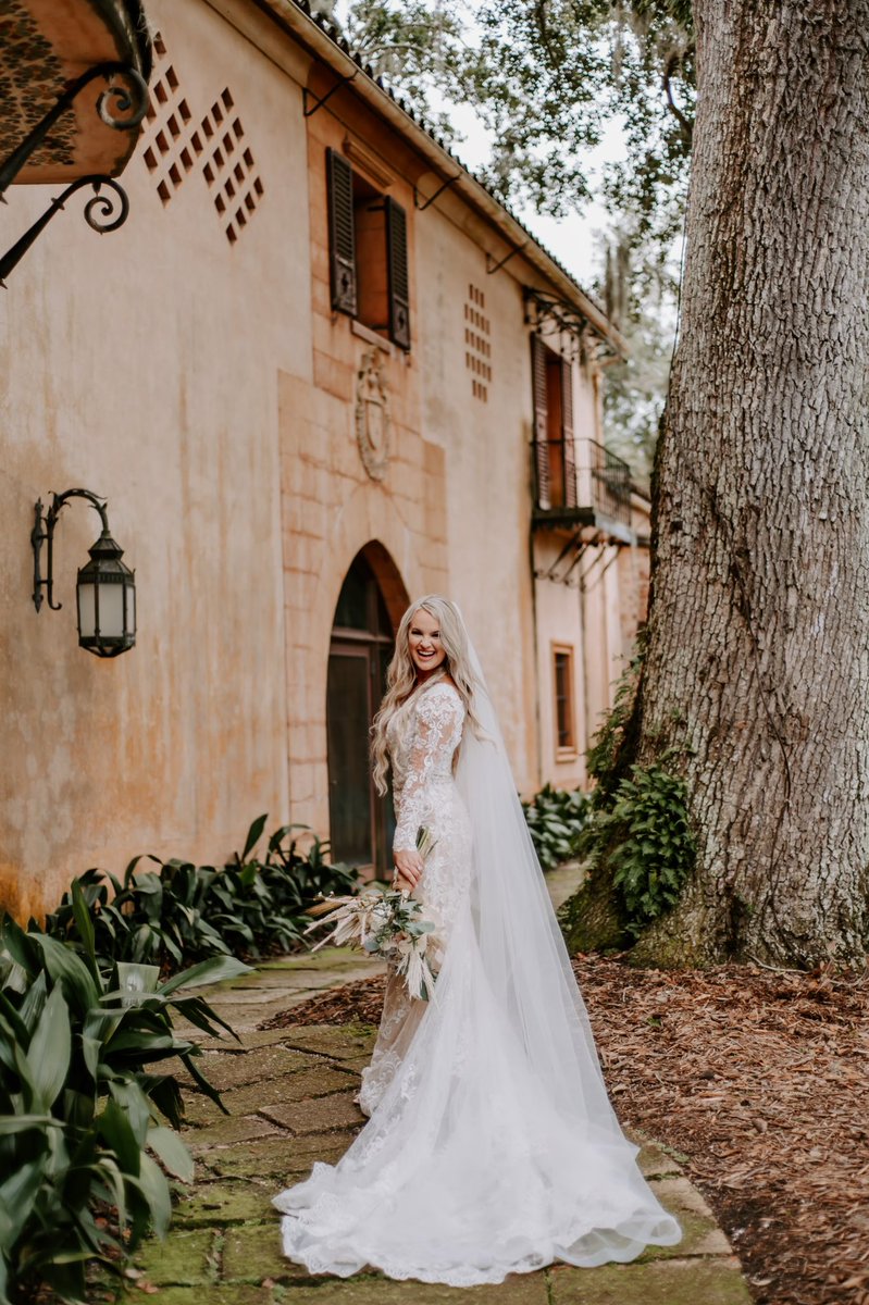 Mrs. Clark 👰🏼‍♀️🤍