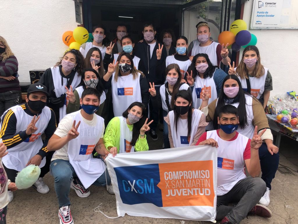 fmoreiraok's tweet photo. Seguimos celebrando el #MesDeLasInfancias en distintos espacios de la ciudad. 

Hoy estuvimos acompañando a las chicas y los chicos en el comedor “Carita Feliz” en La Rana. 

Uno de los tantos lugares que ofrece contención y asistencia a las familias del barrio. https://t.co/pvUbBUW870