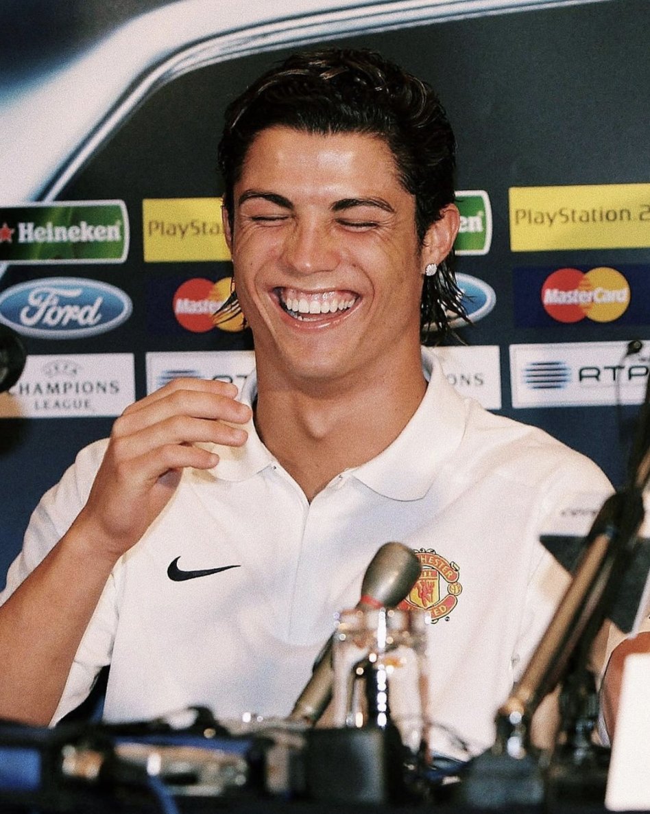 DeadlineDayLive's tweet image. 🚨 Cristiano Ronaldo will become the highest paid player in Premier League history at Manchester United. His salary is worth more than the £560,000-a-week Alexis Sánchez was paid. (Source: @TelegraphDucker)