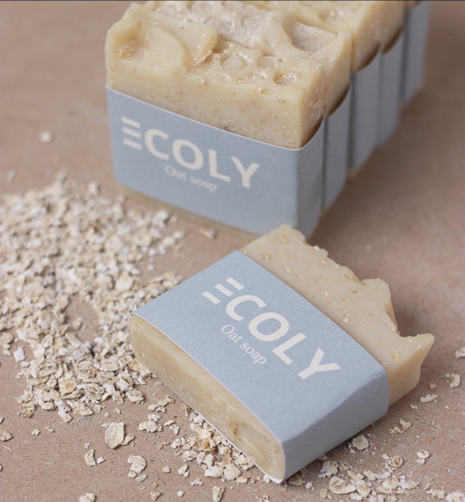 ecolysoap's tweet photo. صابون الشوفان💛

يتميز بوجود قطع الشوفان الصغيرة 
مناسبة لعمل سكرب للوجه والجسم للتخلص من الجلد الميت وآثار الحبوب،بالإضافة لوجود زيت الخروع الذي يعمل على تفتيح وصفاء البشرة ومنحها لمعة صحية

يمكنكم طلب إضافة العسل🍯
لاتترددوا بالتواصل معنا🥁

مناسبة لجميع أنواع البشرة والأطفال https://t.co/aDpvtutsDp