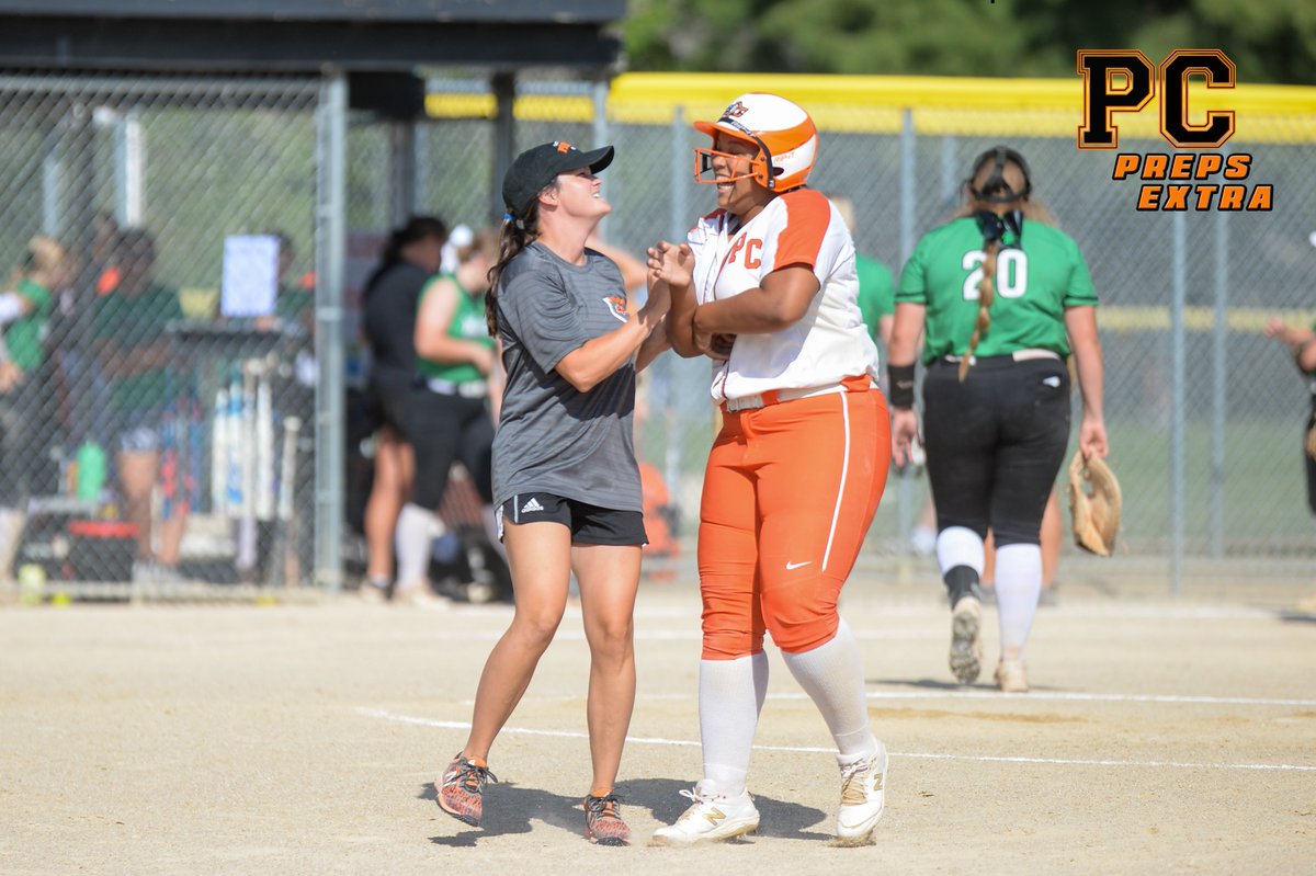 TK with a 💣 and a walk off hit for <a href="/PCSoftball3/">PC Softball</a> in their win over Smithville this morning in the Greater KC tournament. <a href="/PCHSAthletics1/">PIRATE ACTIVITIES</a> 📸 <a href="/tanugent12/">Nugent Photography</a>