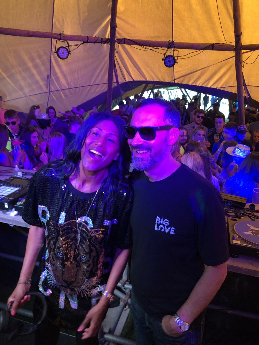 seamushaji's tweet photo. We go back!
Always fun playing alongside @djsmokinjo this time at Fudstock Festival along with @djtoddterry too all for a great cause ❤️
#fesrival #BankHolidayWeekend https://t.co/wAkBFeZYx7