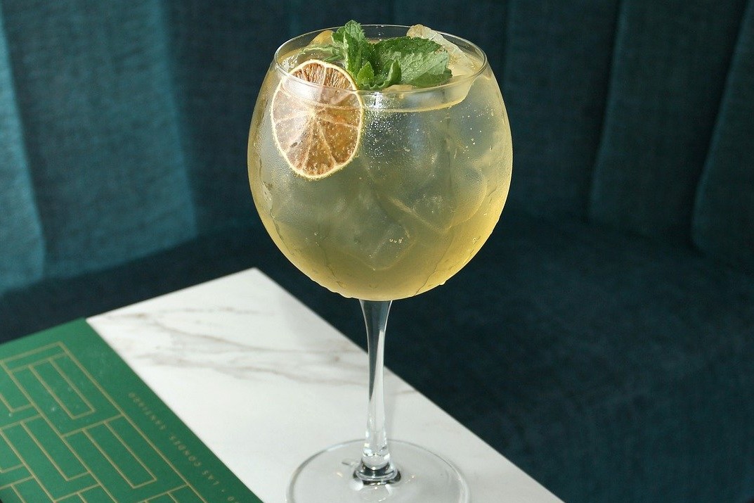 A G-and-TEA Getaway!
The ideal #ginlovers break at Shropshire's <a href="/LionQuays/">LQ Hotel & Spa</a> !

Overnight stay in an exec room with b/fast
Early check-in
#afternoontea
Selected #gin from the drink's library 

£160 for 2 guests*
1Sep-30Nov
*£30.00 Sat supplement 
lionquays.co.uk/offers/

#ginbreak