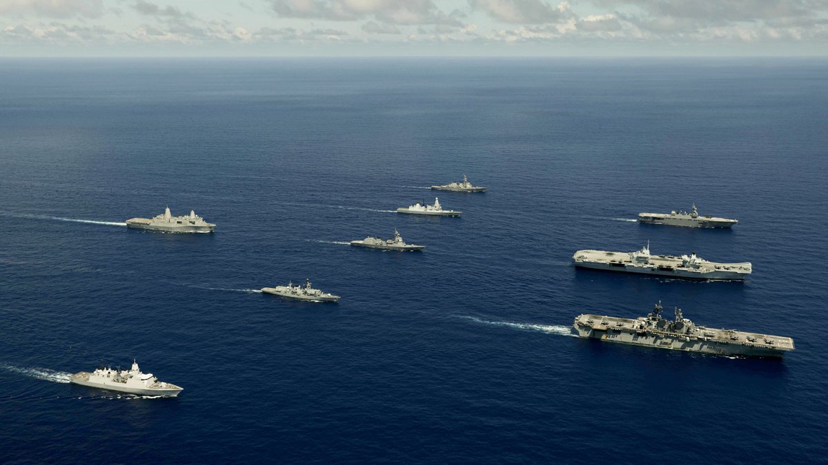 Bhabanisankar02's tweet photo. #US Pacific Fleet:
Ships of #UK Carrier Strike Group #CSG21, #Japan Maritime Self-Defense Force & #USNavy's America Expeditionary Strike Group sail in formation as part of Large Scale Global Exercise #LSGE21
#FreeandopenIndoPacific
๐๐ชโ๏ธ๐บ๐ธ๐ฌ๐ง๐ฏ๐ตโ๏ธ๐ช๐ https://t.co/IjzvJTw5MG