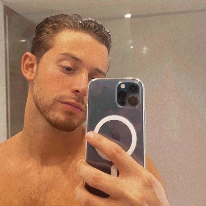 sl_fndm's tweet photo. Ruggero:                           Rugge: https://t.co/sHneTw6JsX