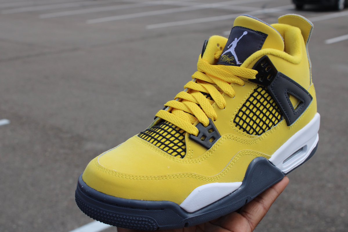 BtrSoles's tweet photo. ⚡️ Tap in 🟡⚫️⚡️INSTAGRAM : BTRSOLES. (6Y Available) https://t.co/4sbRNLfjyX