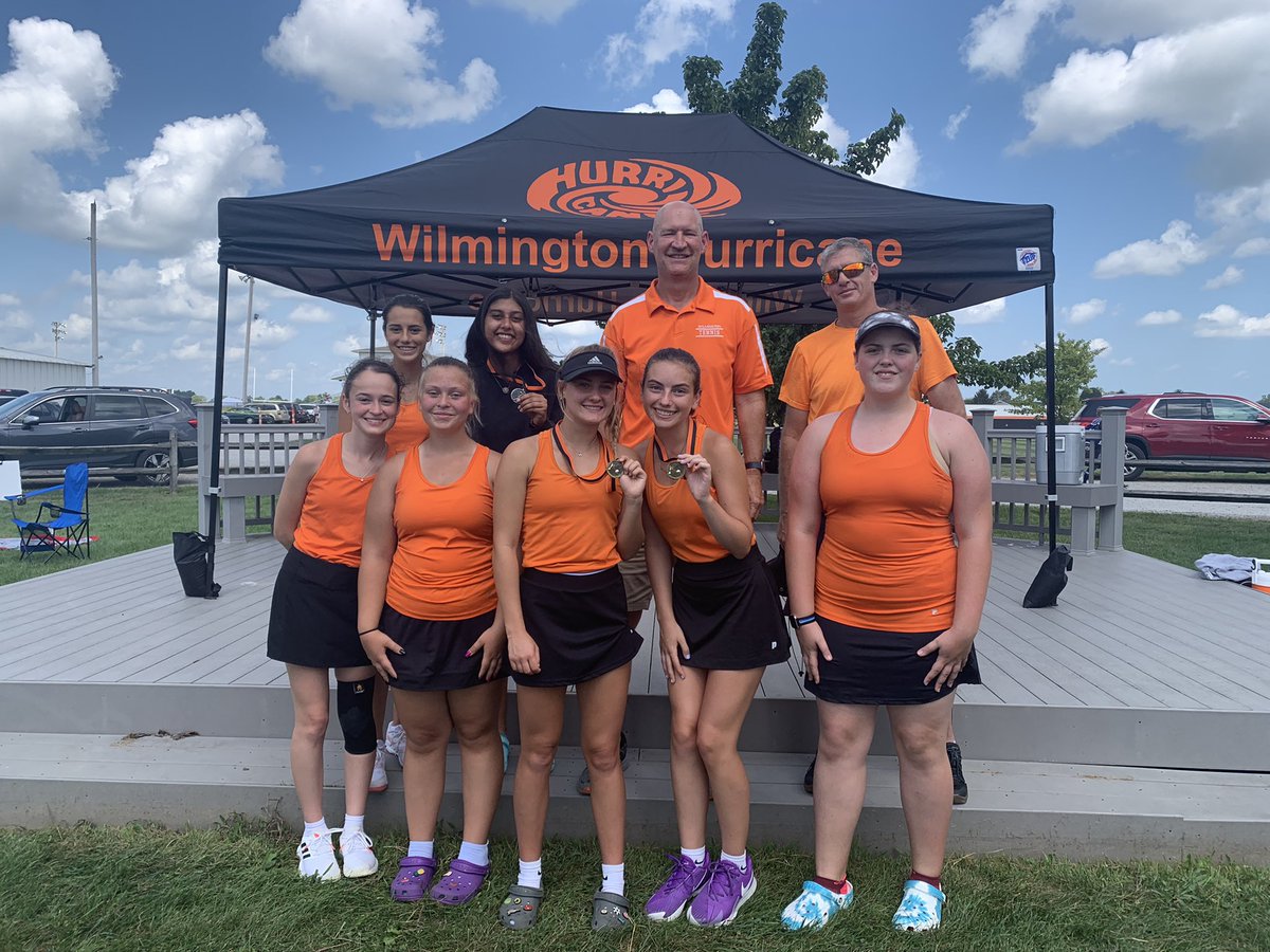 ladycanetennis's tweet photo. Congrats!🎾🧡🎾🧡🎾
Claire 🥇 1st Singles
Jenna 🥇 2nd Singles
Chandni 🥈 3rd Singles https://t.co/da6IbviFdC