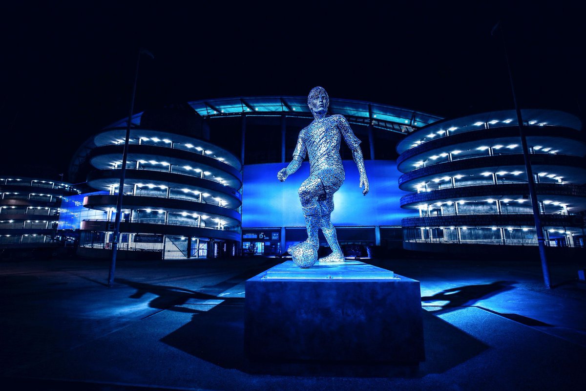 21LVA's tweet photo. Such an honor to have a statue at the stadium after 10 incredible years wearing the city shirt. Sad not be there with you all today but hopefully we will see each other soon! https://t.co/StPW4yig9P