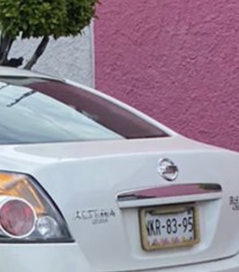 CesarHdezMx's tweet photo. Solicitamos apoyo de las autoridades de la @Alc_Iztapalapa, ya que en la Colonia Reyes de Reforma hay dos tipos abordo de un Altima blanco con placas NKR-83-95 robando autopartes. ¡Exigimos que @SeguridadP_izt los detenga a la brevedad! ¡Queremos una alcaldía segura! https://t.co/yDeCXRwzl6