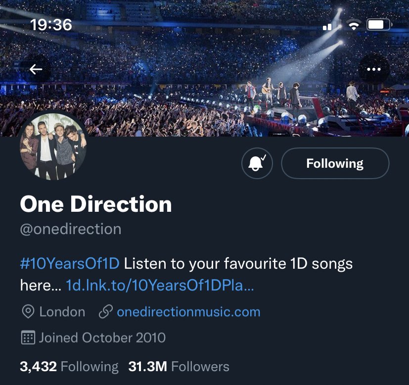 exaclynarry's tweet photo. I have a feeling this band is going places✨ go follow them!! Not even verified yet @onedirection https://t.co/5225Jnz683