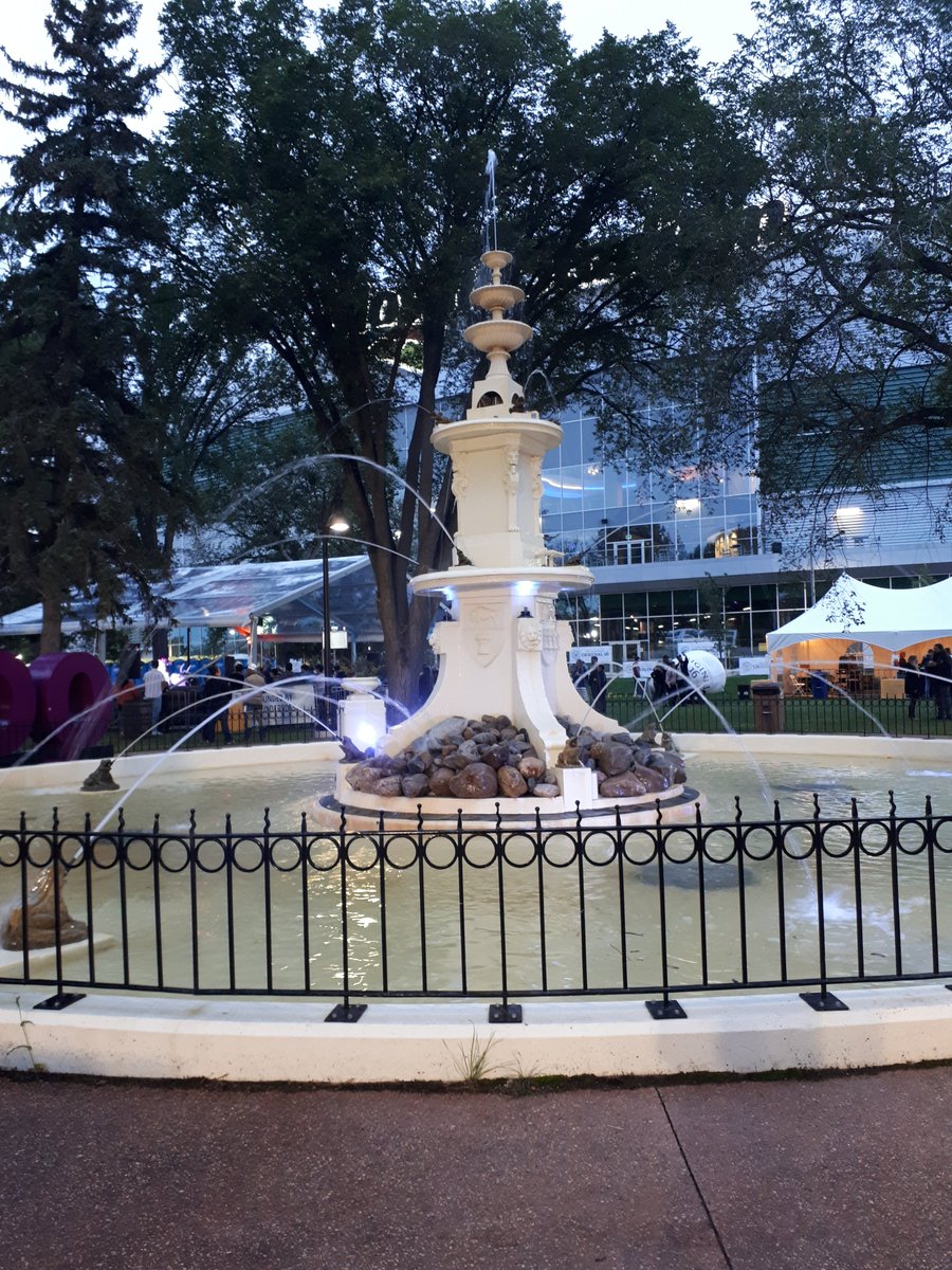 peppygreen81's tweet photo. Who doesn't love the history of #ConfederationPark @evrazplacelive #RowdyGang #PileOBones #PemmicanPete #PemmicanPearl https://t.co/JDHqLoiP03