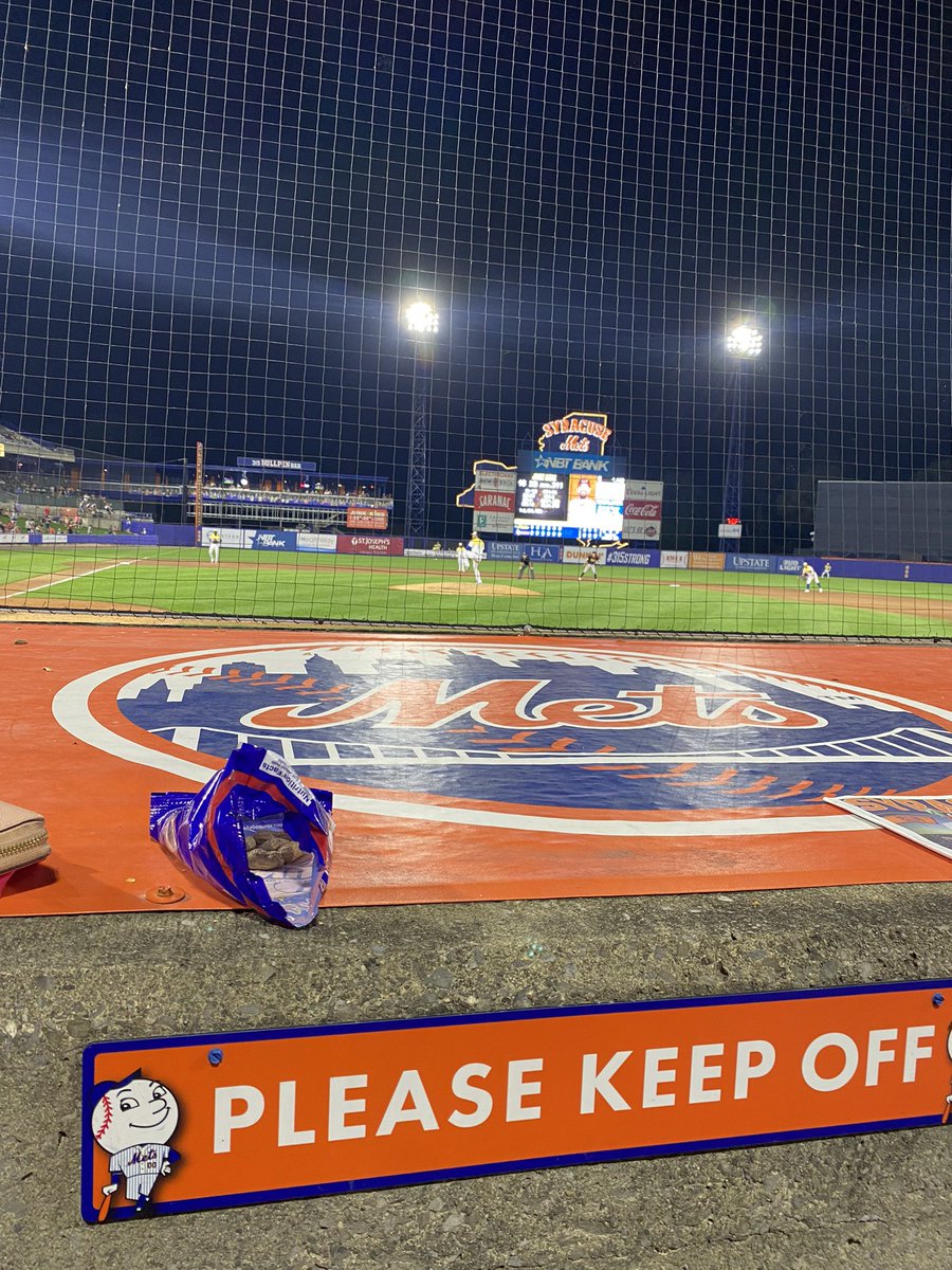 MrGhriazPE's tweet photo. Great night so far from the @SyracuseMets! Moving to #Syracuse and going to my first Triple-A game is awesome!!! Loving everything about this city. #LGM #SaltPotatoes
P.S. - Only person with a better beard than me is @lguillorme13 https://t.co/nSGKXHEkdT