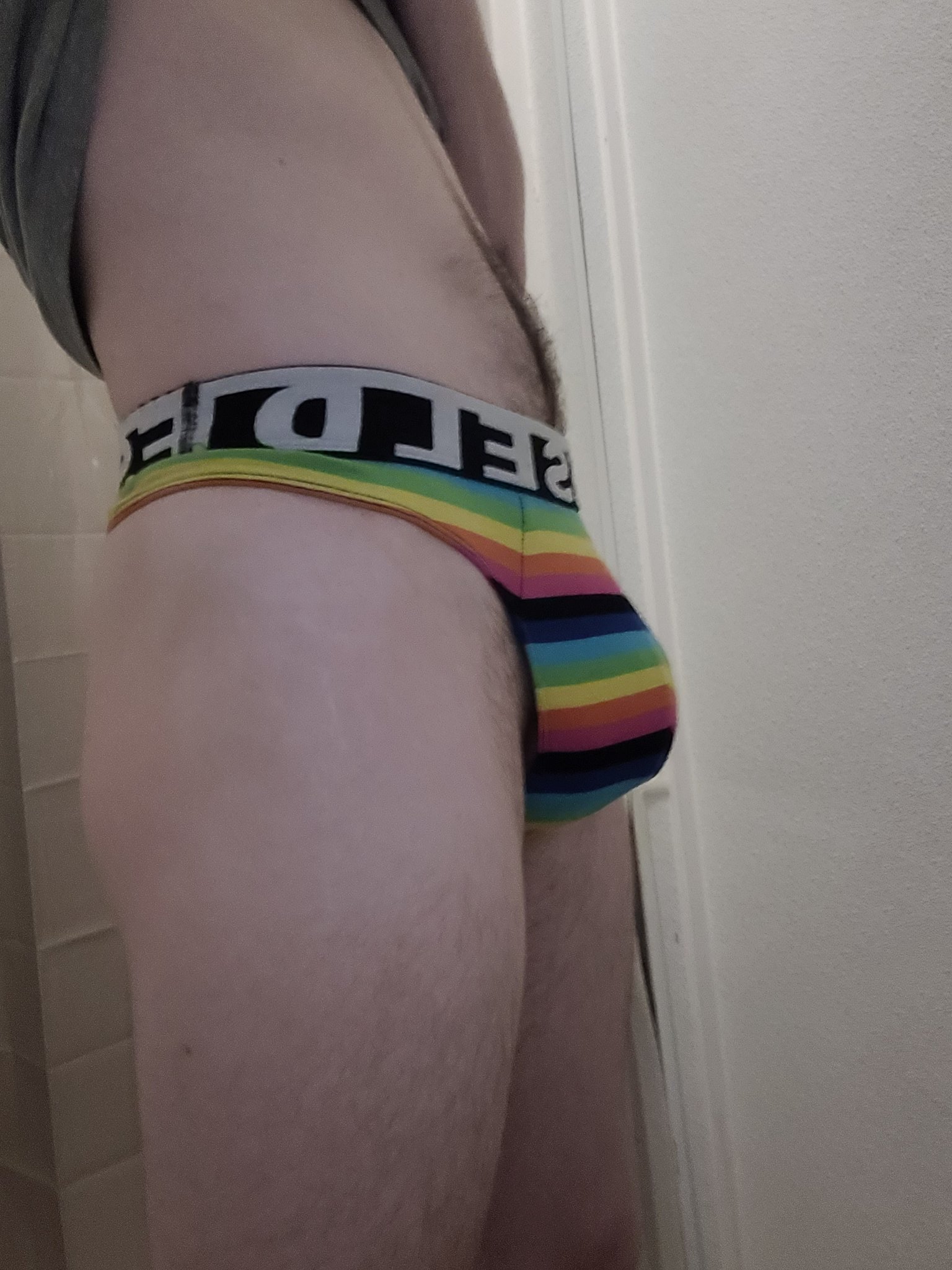 3 pic. I love the way I look in rainbow :3c https://t.co/P2KnfhfnaR