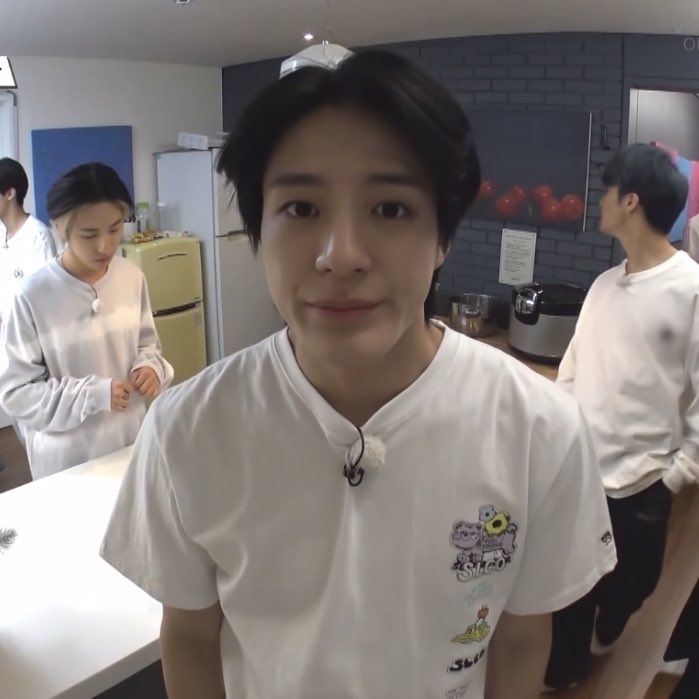 sunsetjeno's tweet image. jeno yawn