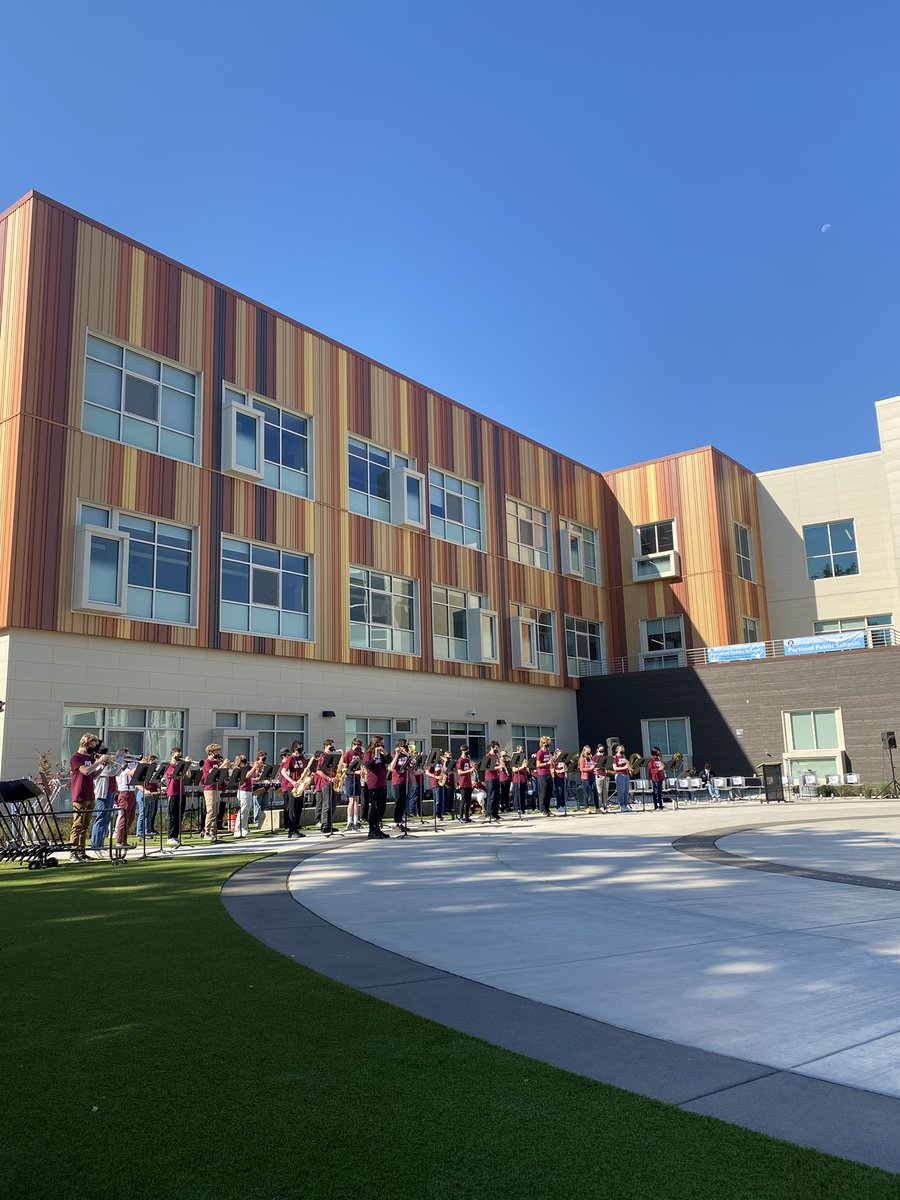 Look at Kellogg and Franklin students shine! A great day for a grand opening. 

#ppsconnect