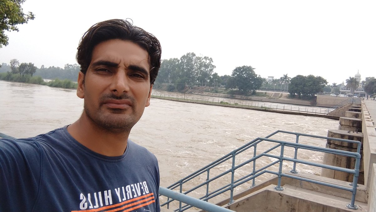 rajpalbhaker2's tweet photo. "अगर आप खुद ही खुद पर भरोसा नहीं करोगे तो कोई और क्यों करेगा ?"
Believe in yourself.
#goodmorning #SundayMorning #SundayThoughts #SundayMotivation #devprakashirs #भगवदगीता_के_गूढ़_रहस्य https://t.co/u6iMNAerPN