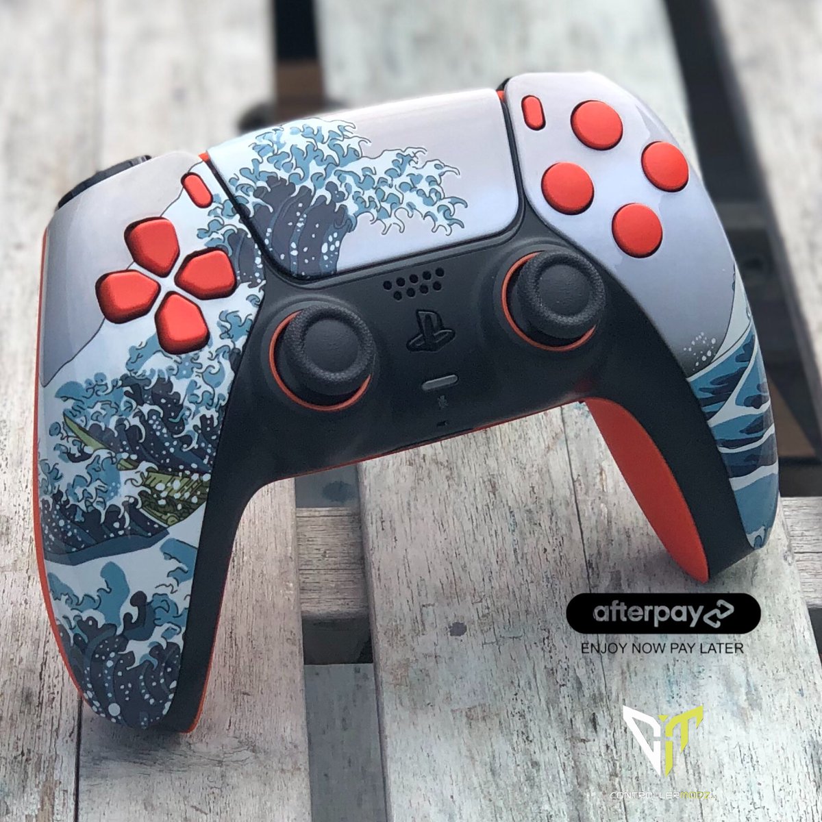 AuModz's tweet photo. Cool colour combination using our easy to use builder. @Play_AEN @VertexESC @op_streamers @absolutestreamer @game_changerrz_ #cool #esport #warzone #customshells #customisation #PS5 https://t.co/aeyJoejO5K