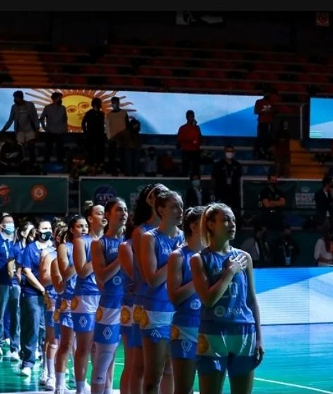 manolotoolmao's tweet photo. #PreMundial U16 de Mexico, #Argentina cayo con #Canada en Semifinales. Gran torneo de #GianellaEspedale , la oriunda de Cutral Co promedio mas de 10 puntos todos los partidos, mañana Argentina jugara por el tercer puesto. #Felicitaciones #Giane 🔥🏀👏. https://t.co/9Uiz33x71R
